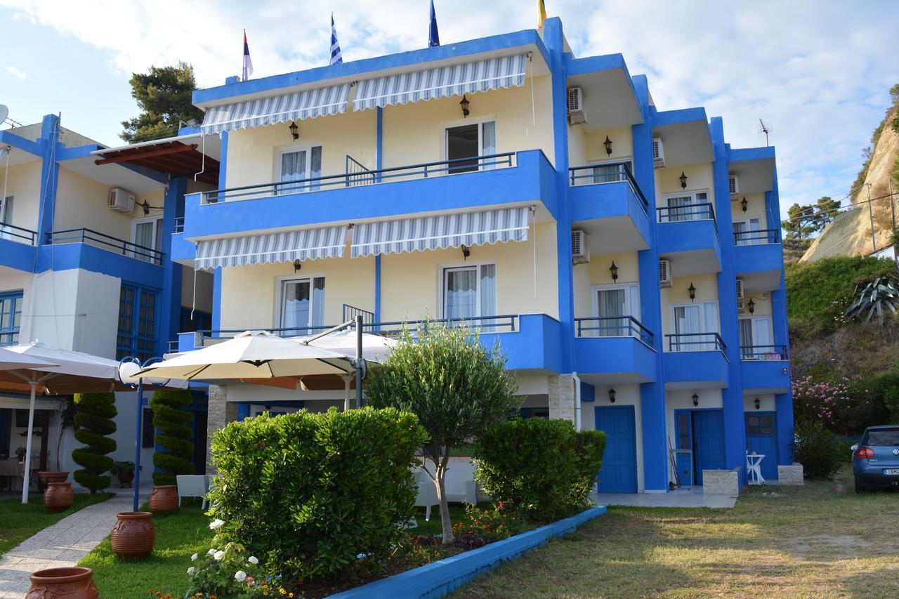 Kangaroo Hotel Mola Kalyva Bagian luar foto