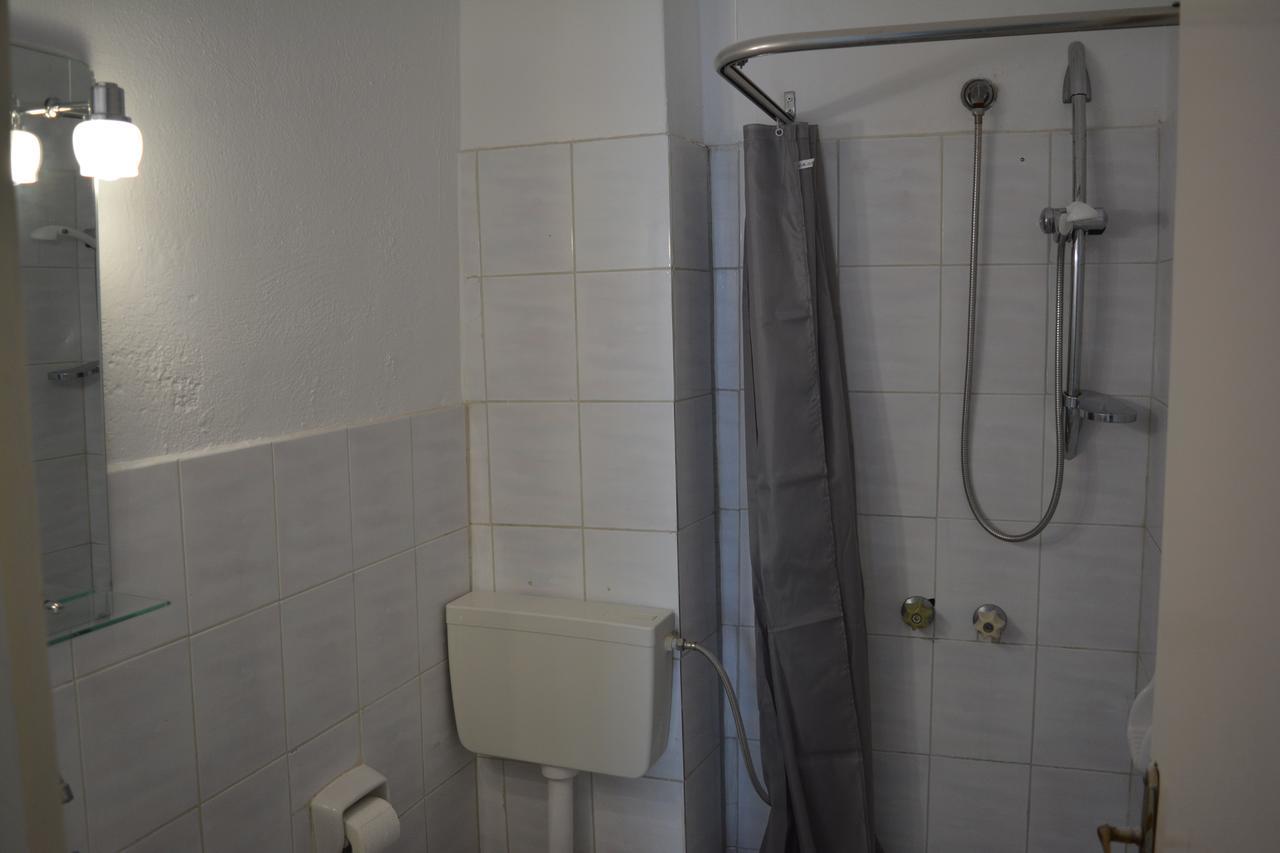 Kangaroo Hotel Mola Kalyva Bagian luar foto